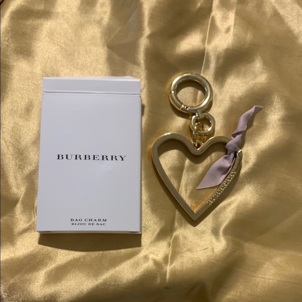 Burberry Gold Heart Keychain wit Ribbon - Picture 4 of 4